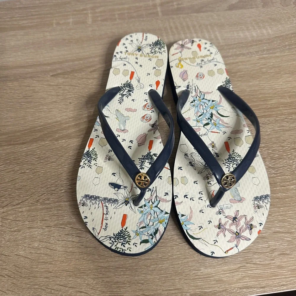 Tory Burch Flip Flops Women US 9 Poetry of Things Floral Logo Thong Sandals NWOT